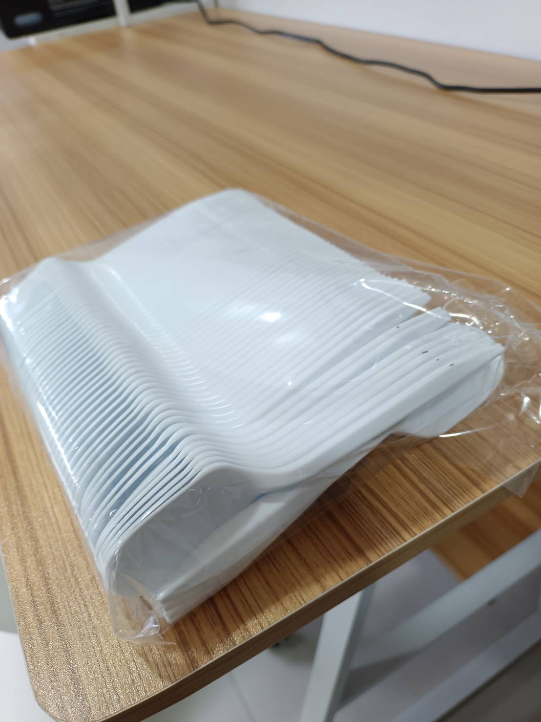 ช้อนพลาสติก สีขาว 14.5cm 100ชิ้น